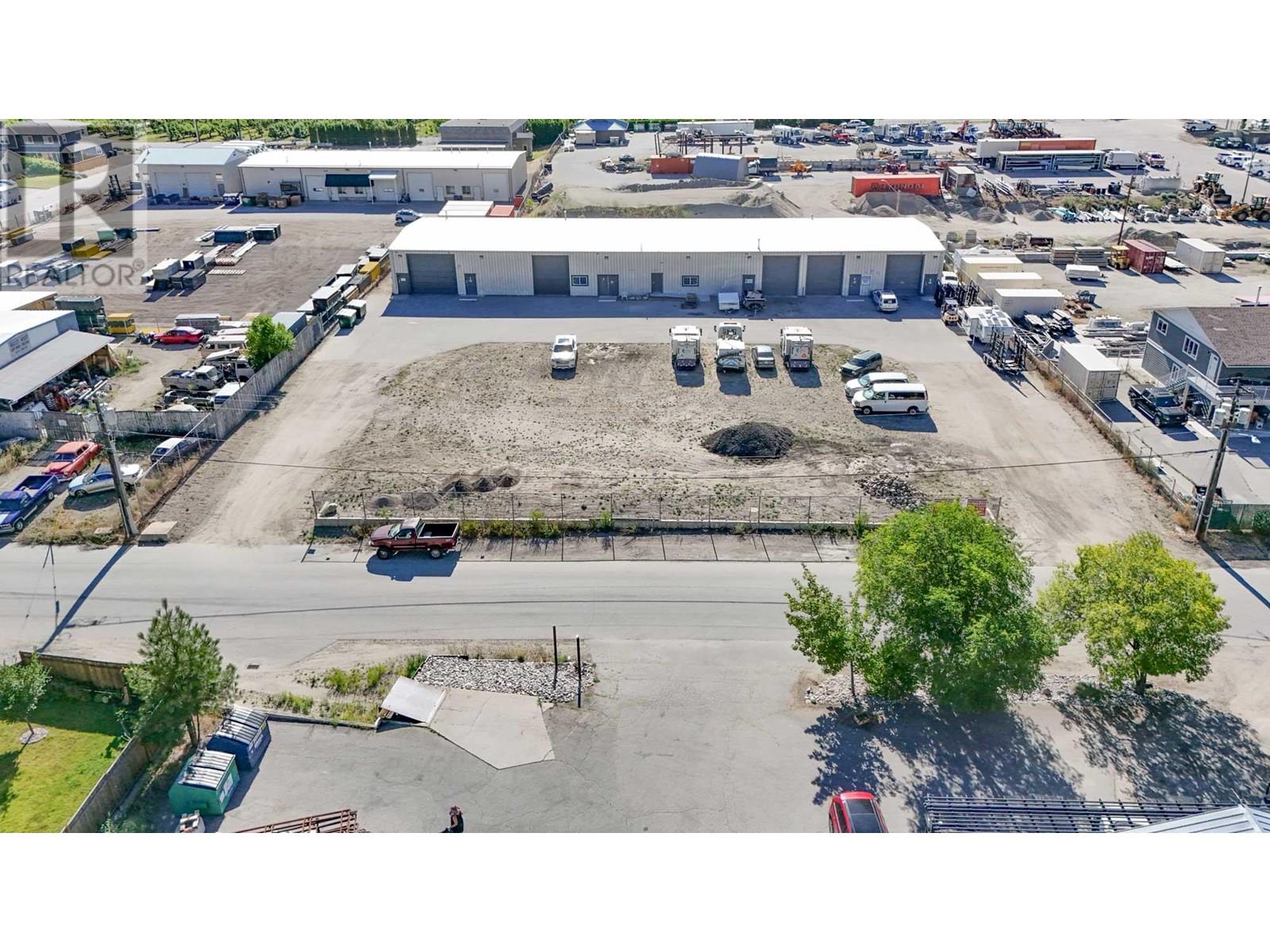 9207 James Avenue Unit# Yard Space Summerland Photo 20
