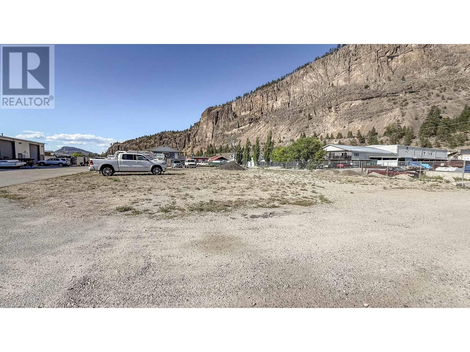 9207 James Avenue Unit# Yard Space Summerland Photo 11
