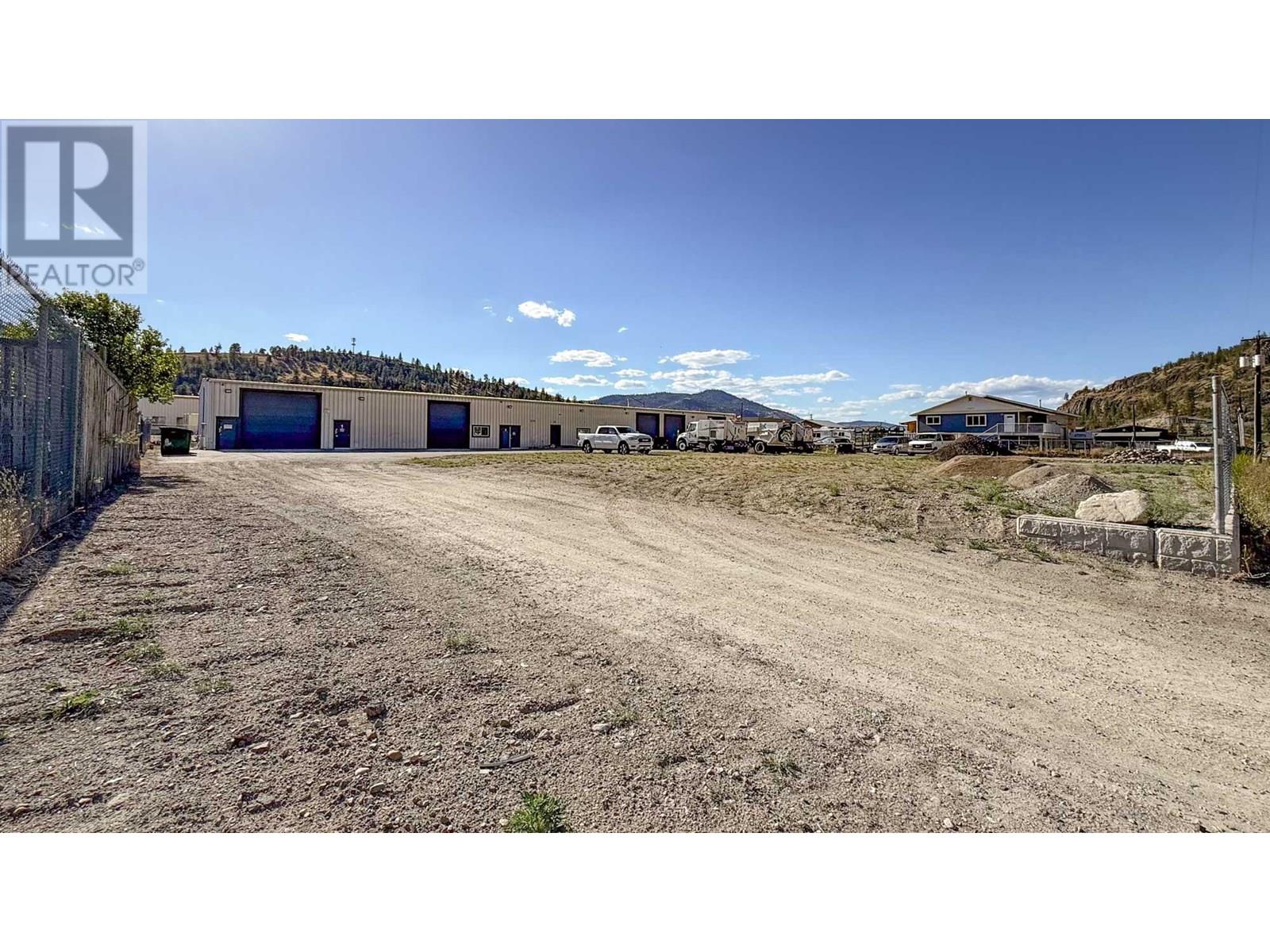 9207 James Avenue Unit# Yard Space Summerland Photo 9