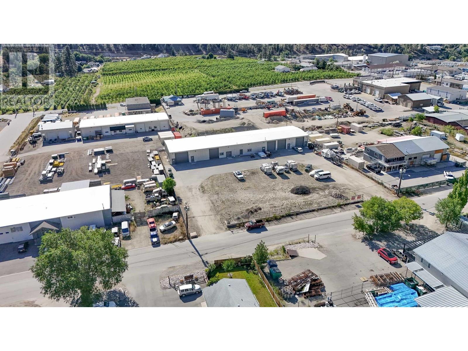 9207 James Avenue Unit# Yard Space Summerland Photo 2