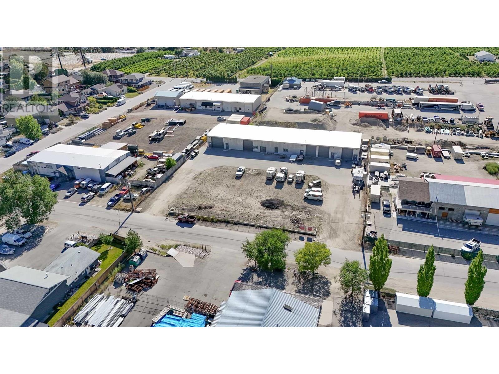 9207 James Avenue Unit# Yard Space Summerland Photo 4