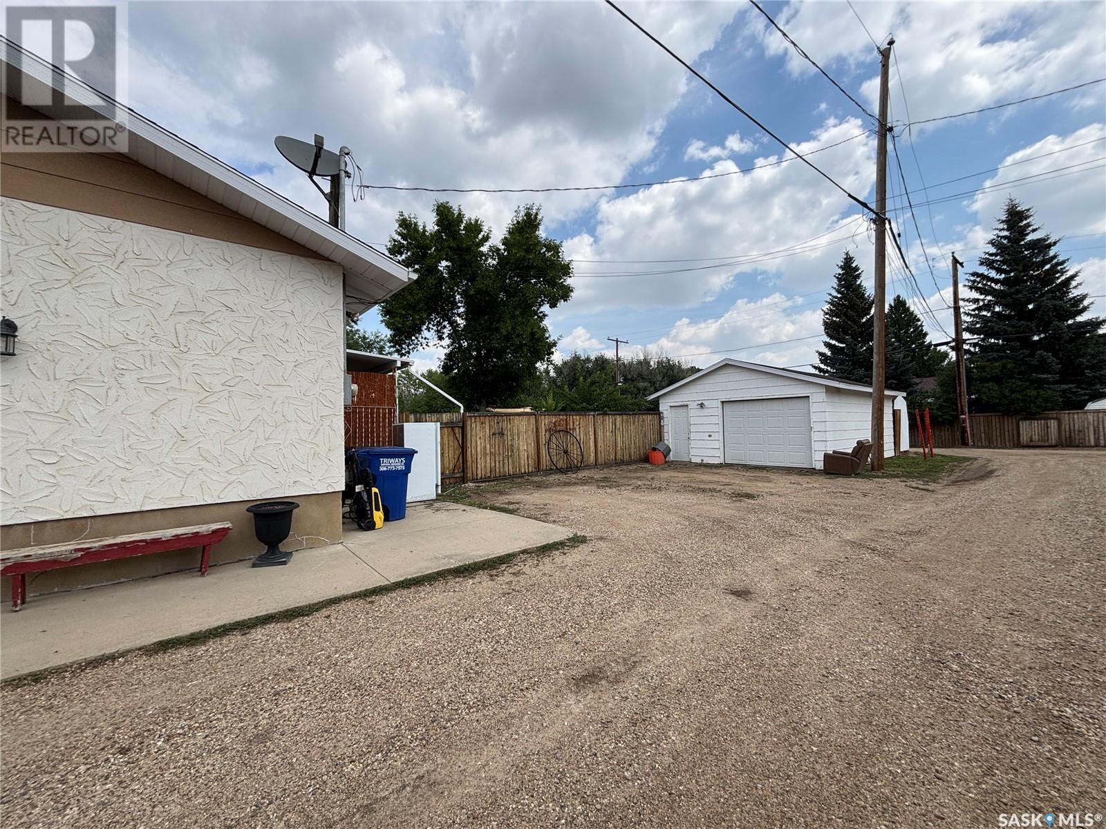 126 Myers Crescent, Maple Creek, Saskatchewan  S0N 1N0 - Photo 4 - SK013325