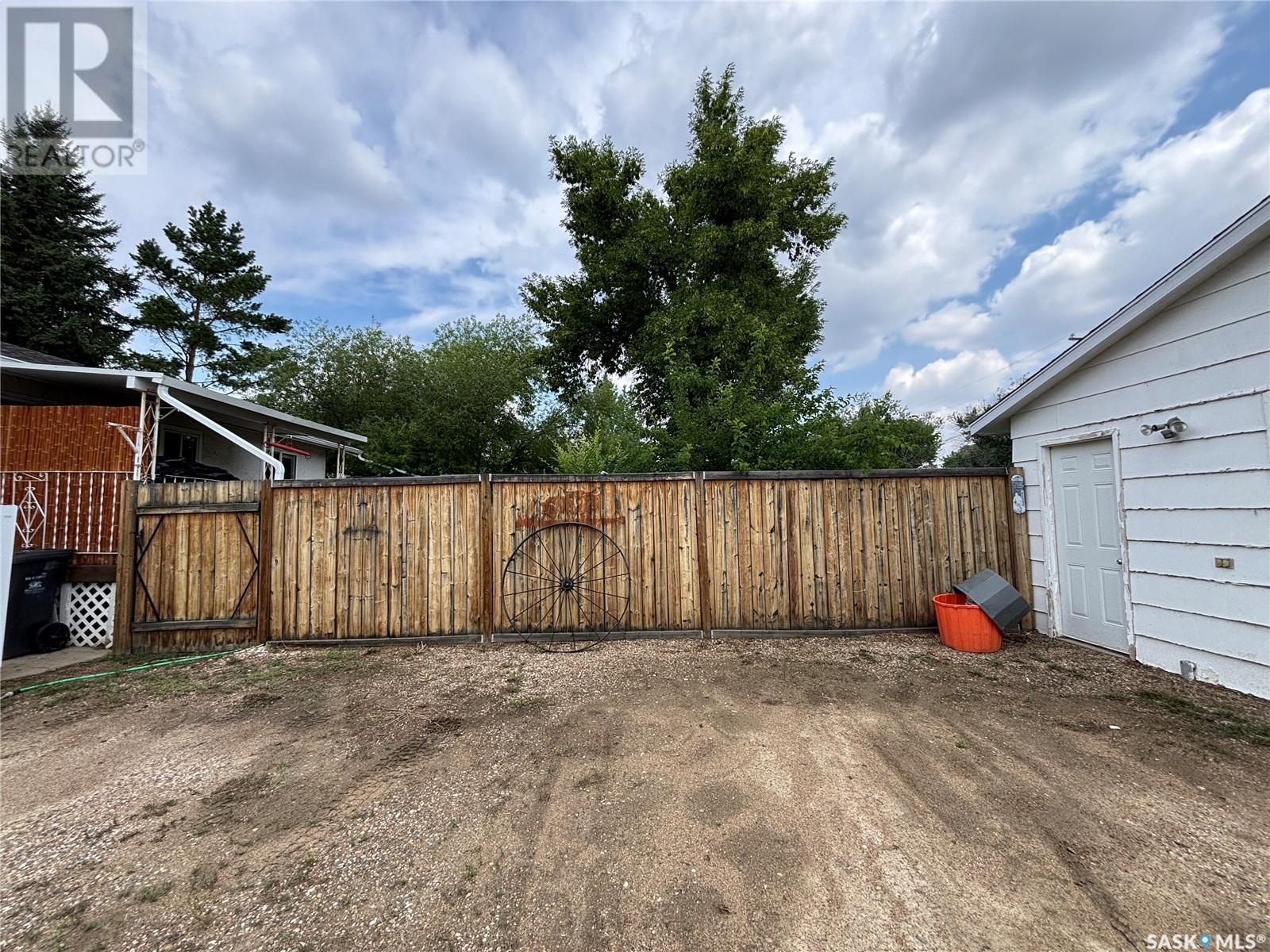 126 Myers Crescent, Maple Creek, Saskatchewan  S0N 1N0 - Photo 7 - SK013325