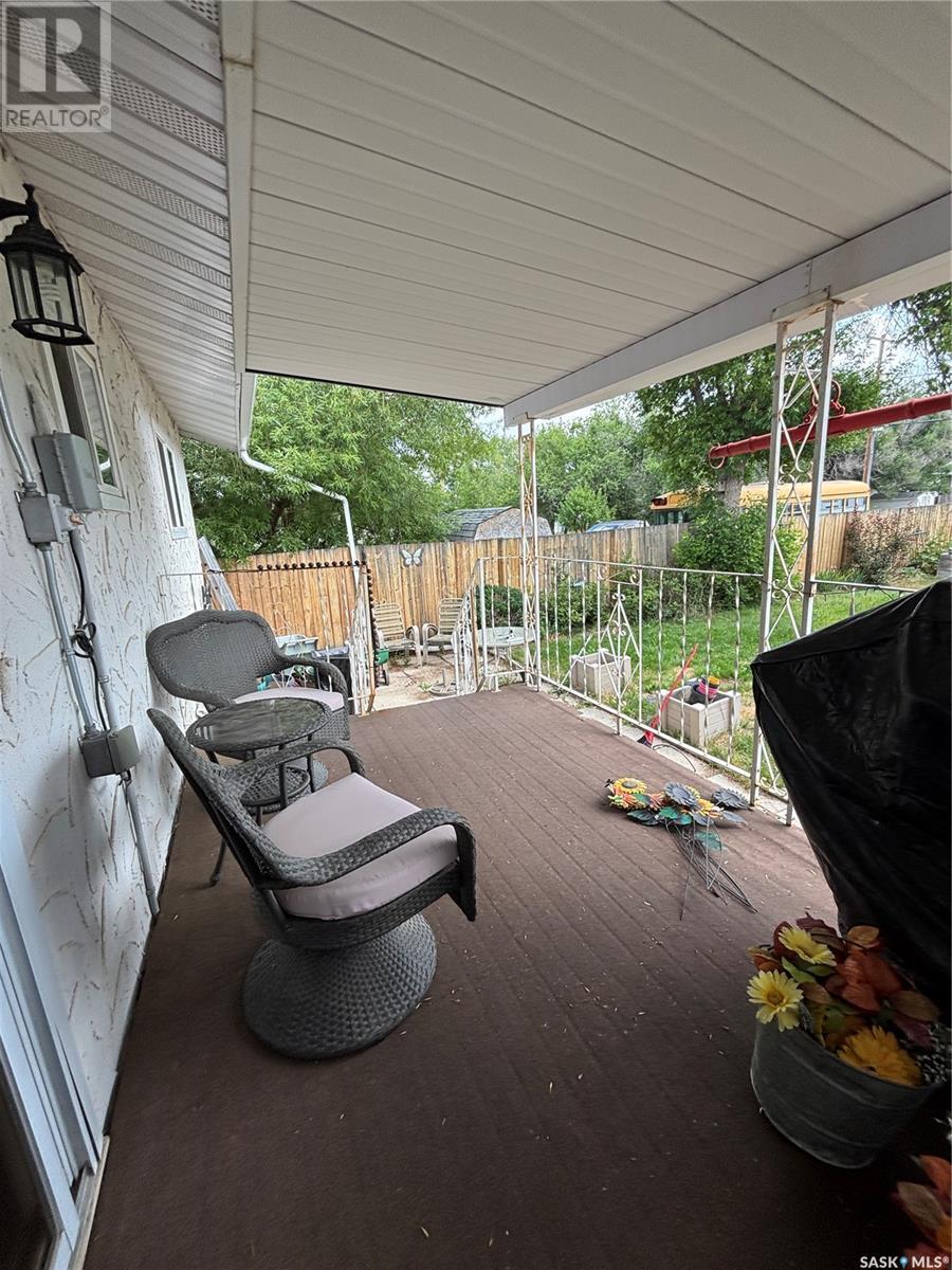 126 Myers Crescent, Maple Creek, Saskatchewan  S0N 1N0 - Photo 9 - SK013325