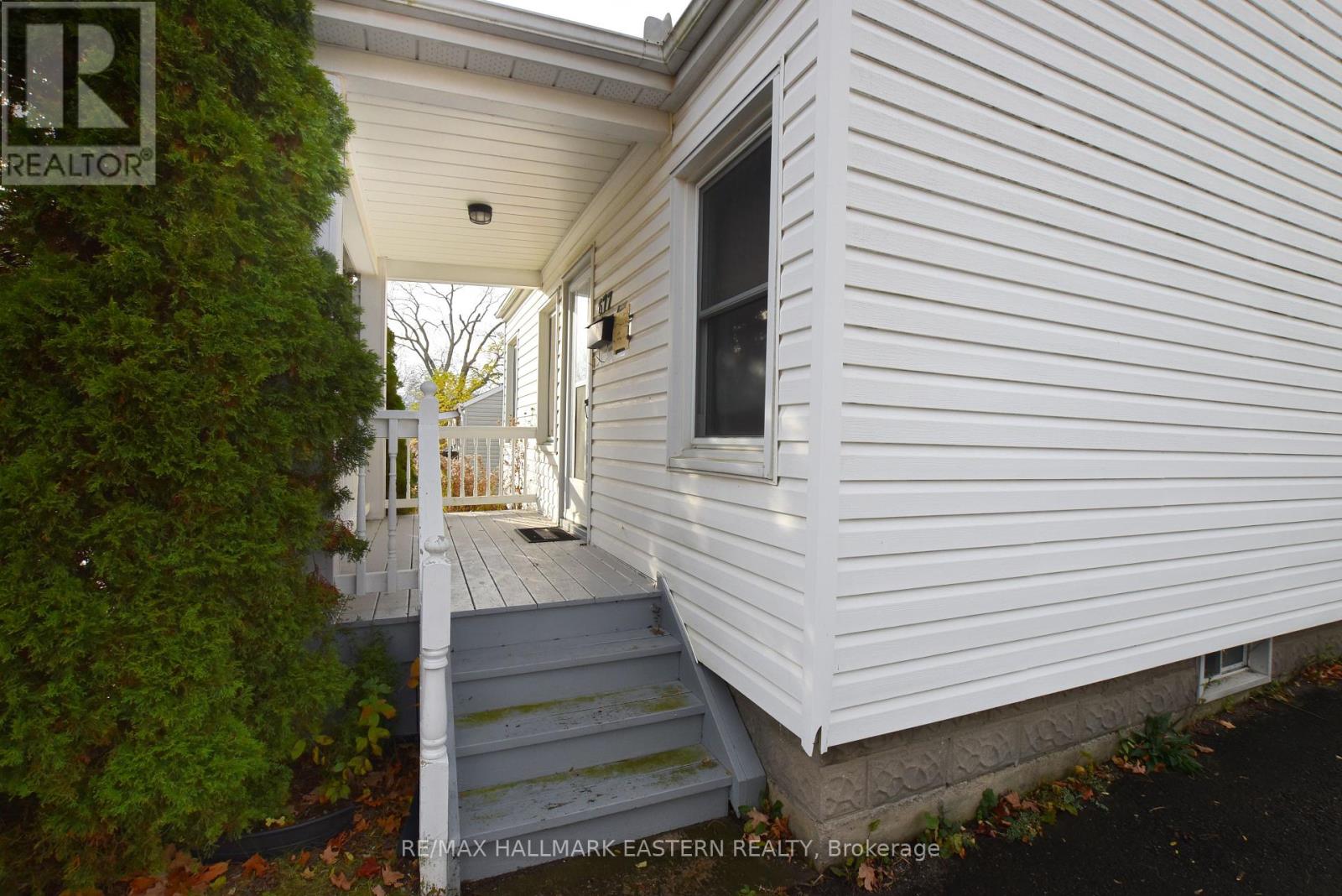 Property at 677 PARK STREET N image 5