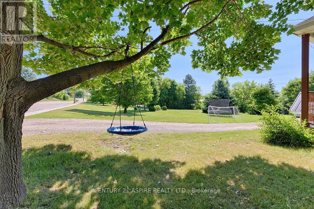 75 Bonnechere Street E, Bonnechere Valley, Ontario  K0J 1T0 - Photo 18 - X12296799