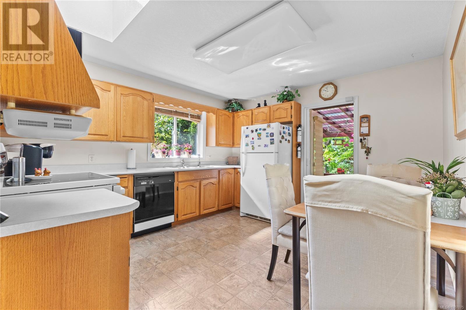 Property at 771 Sassaby Pl image 3