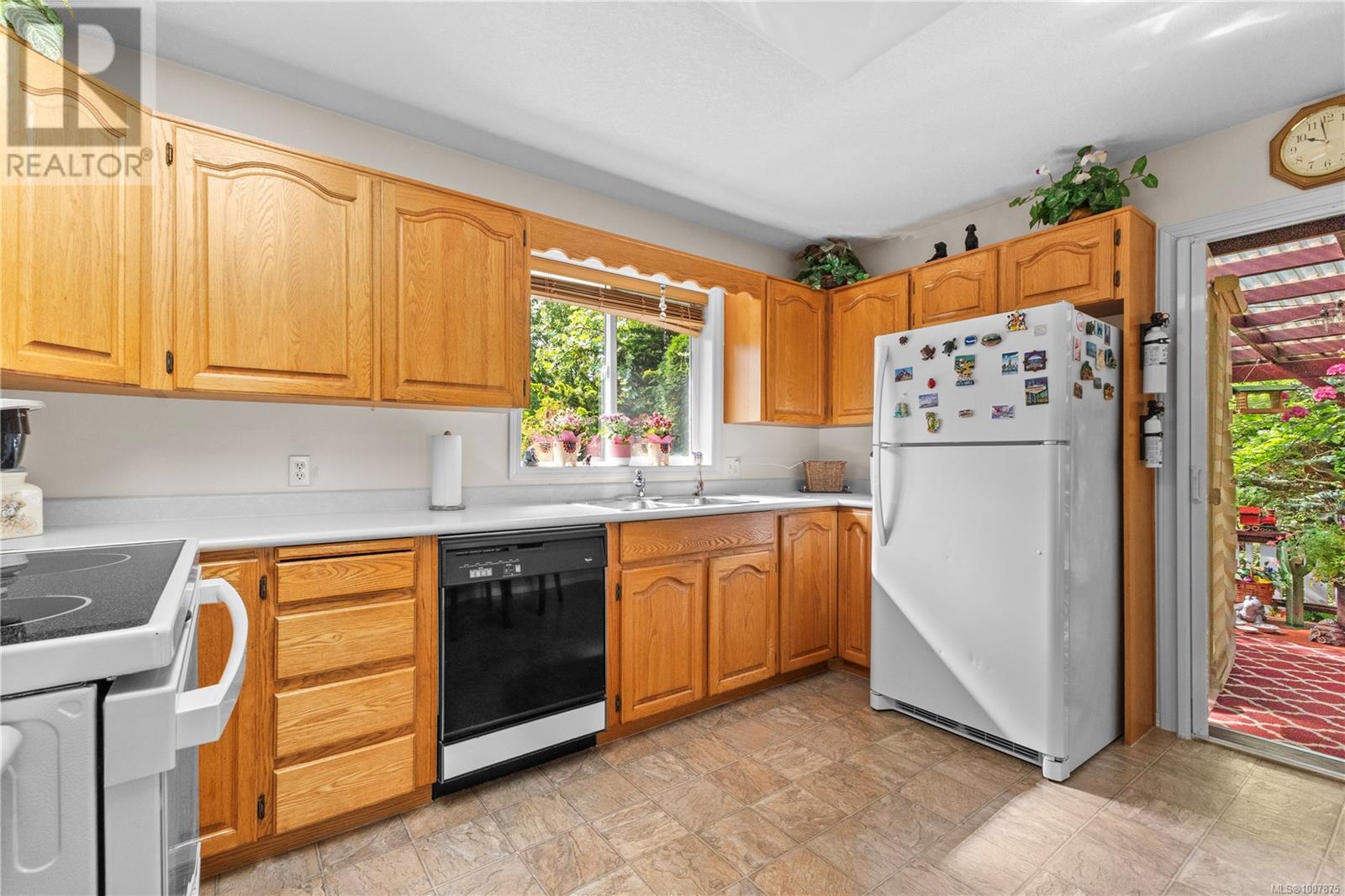 Property at 771 Sassaby Pl image 4