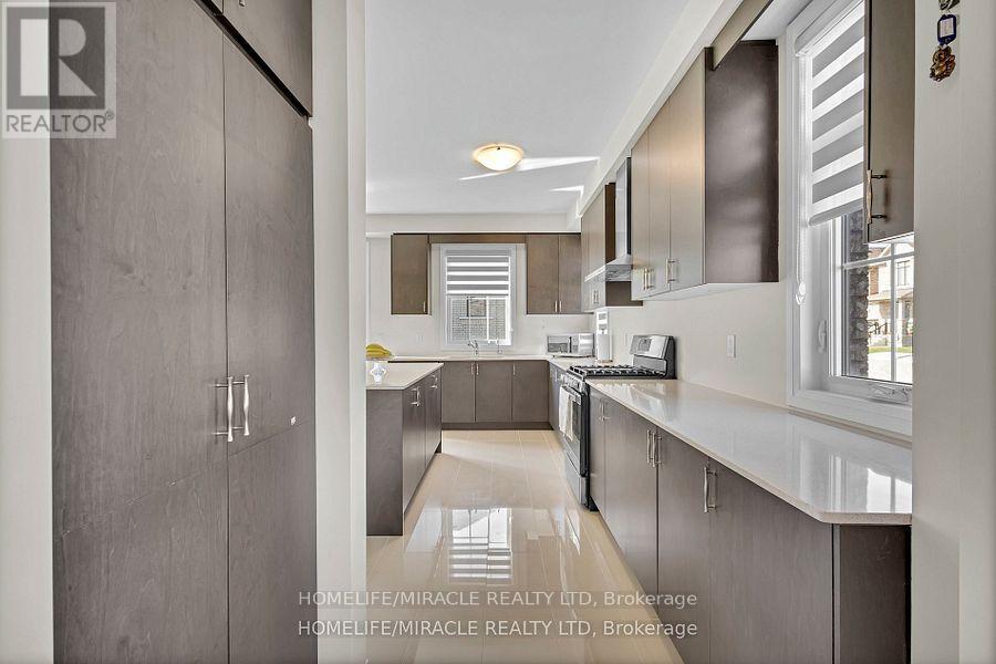 58 Mary Watson Street, North Dumfries, Ontario  N0B 1E0 - Photo 15 - X12298788