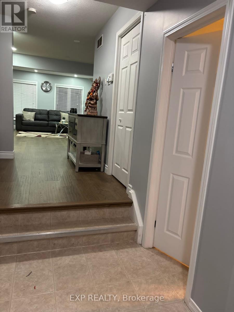 564 Woolgrass Avenue, Waterloo, Ontario  N2V 2Y2 - Photo 11 - X12298795