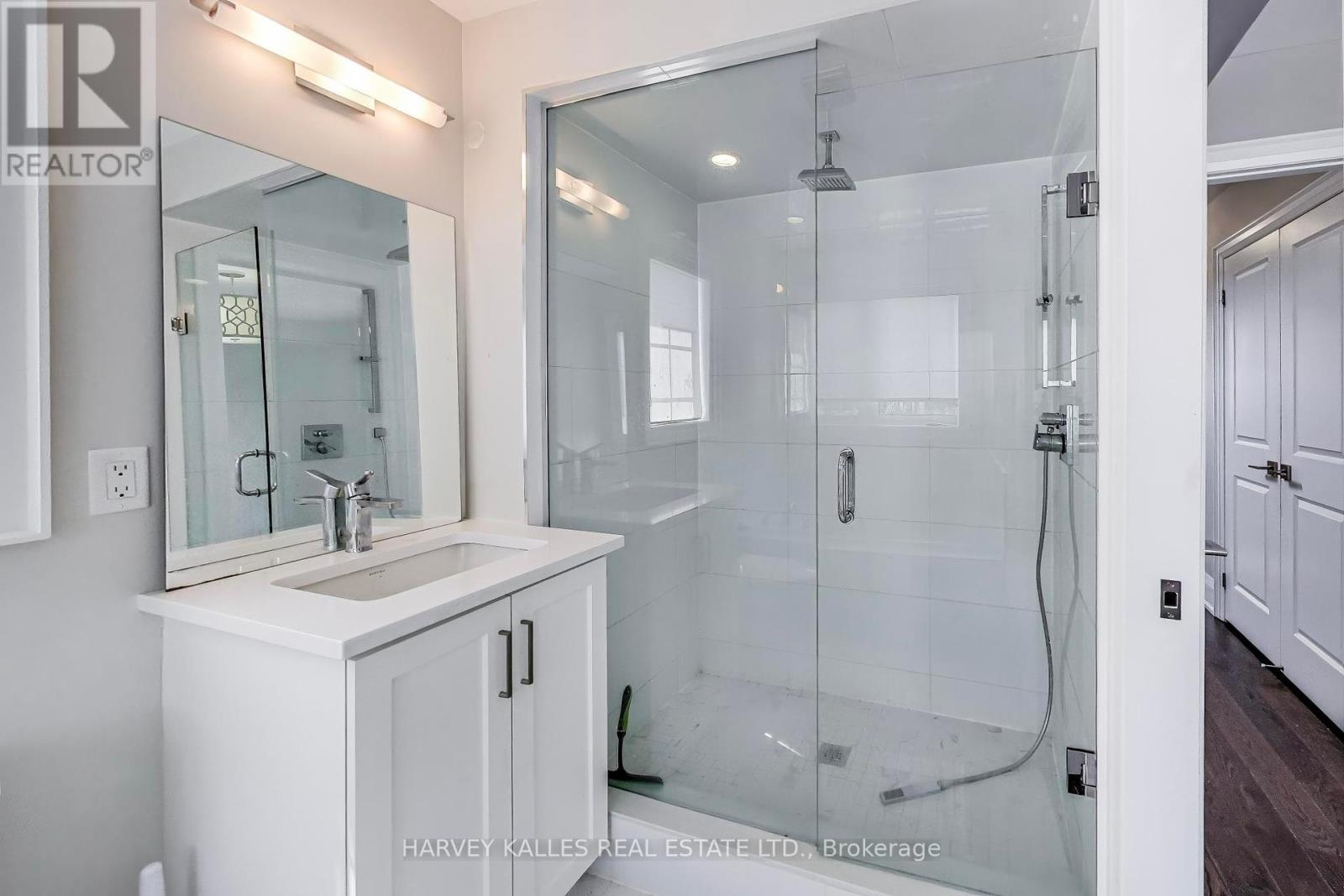 37 Ingleside Street, Vaughan, Ontario  L4L 0H9 - Photo 24 - N12296899