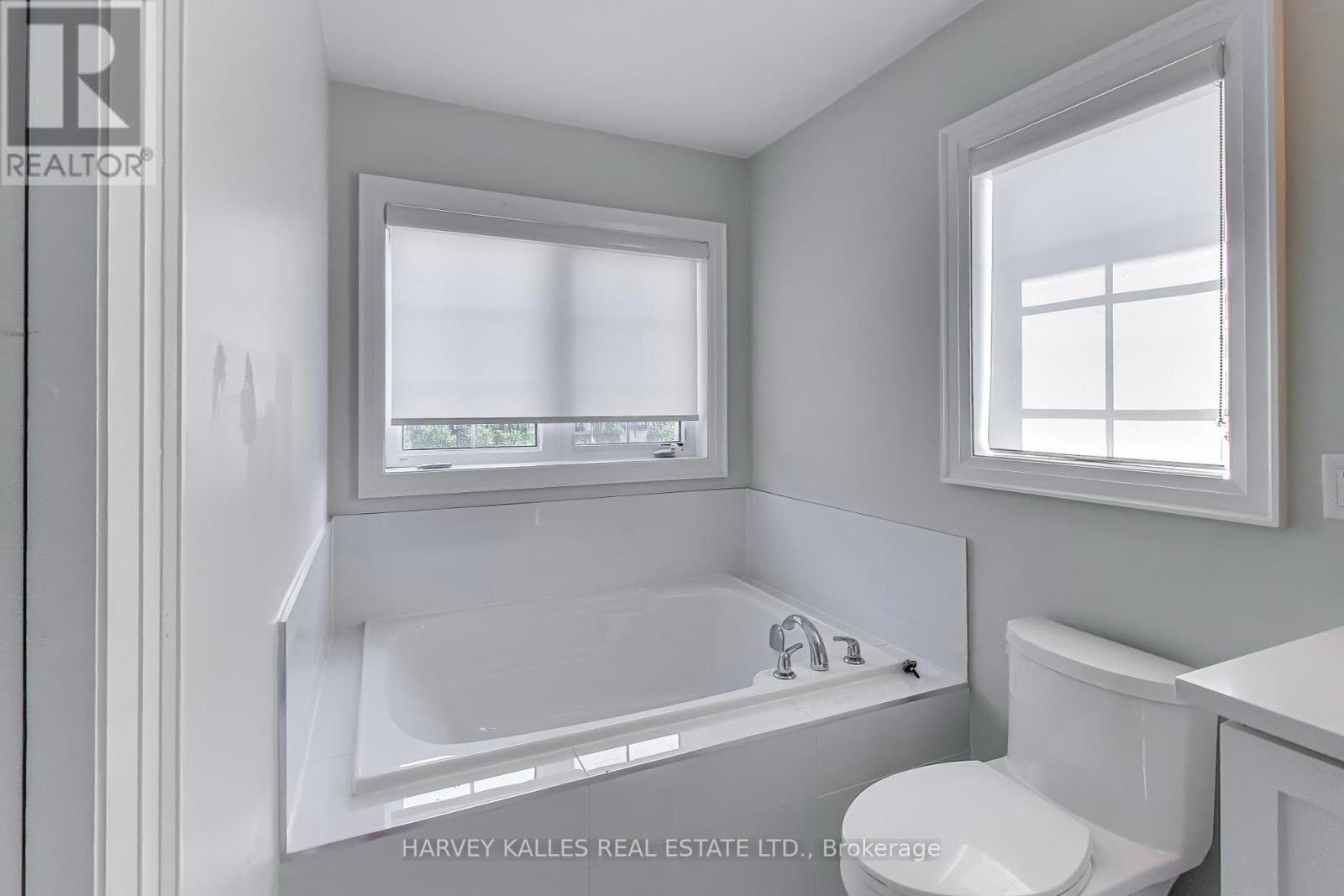 37 Ingleside Street, Vaughan, Ontario  L4L 0H9 - Photo 25 - N12296899