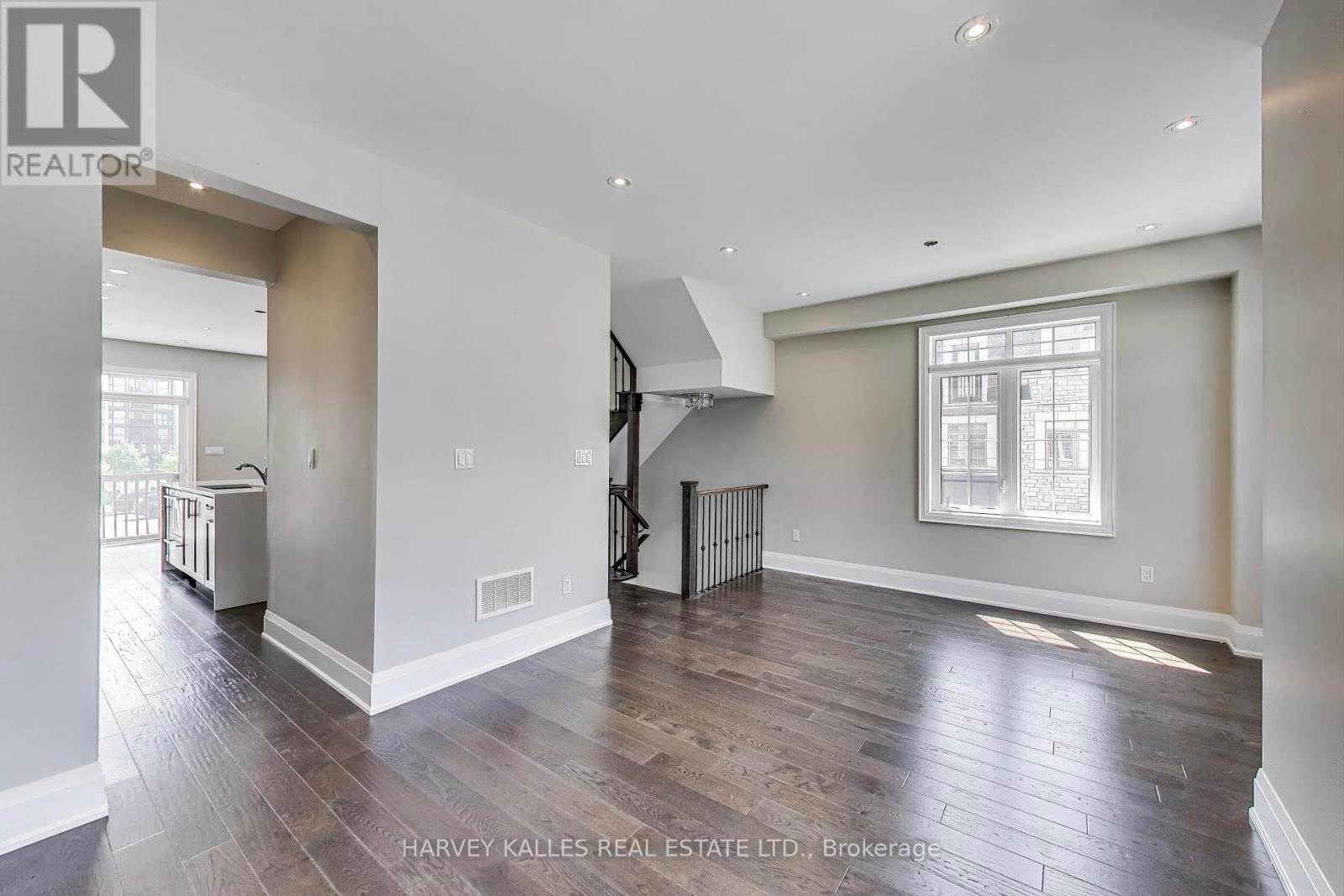 37 Ingleside Street, Vaughan, Ontario  L4L 0H9 - Photo 17 - N12296899