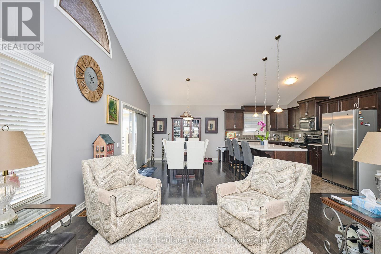 450 Classic Avenue, Welland, Ontario  L3B 0A4 - Photo 12 - X12296808