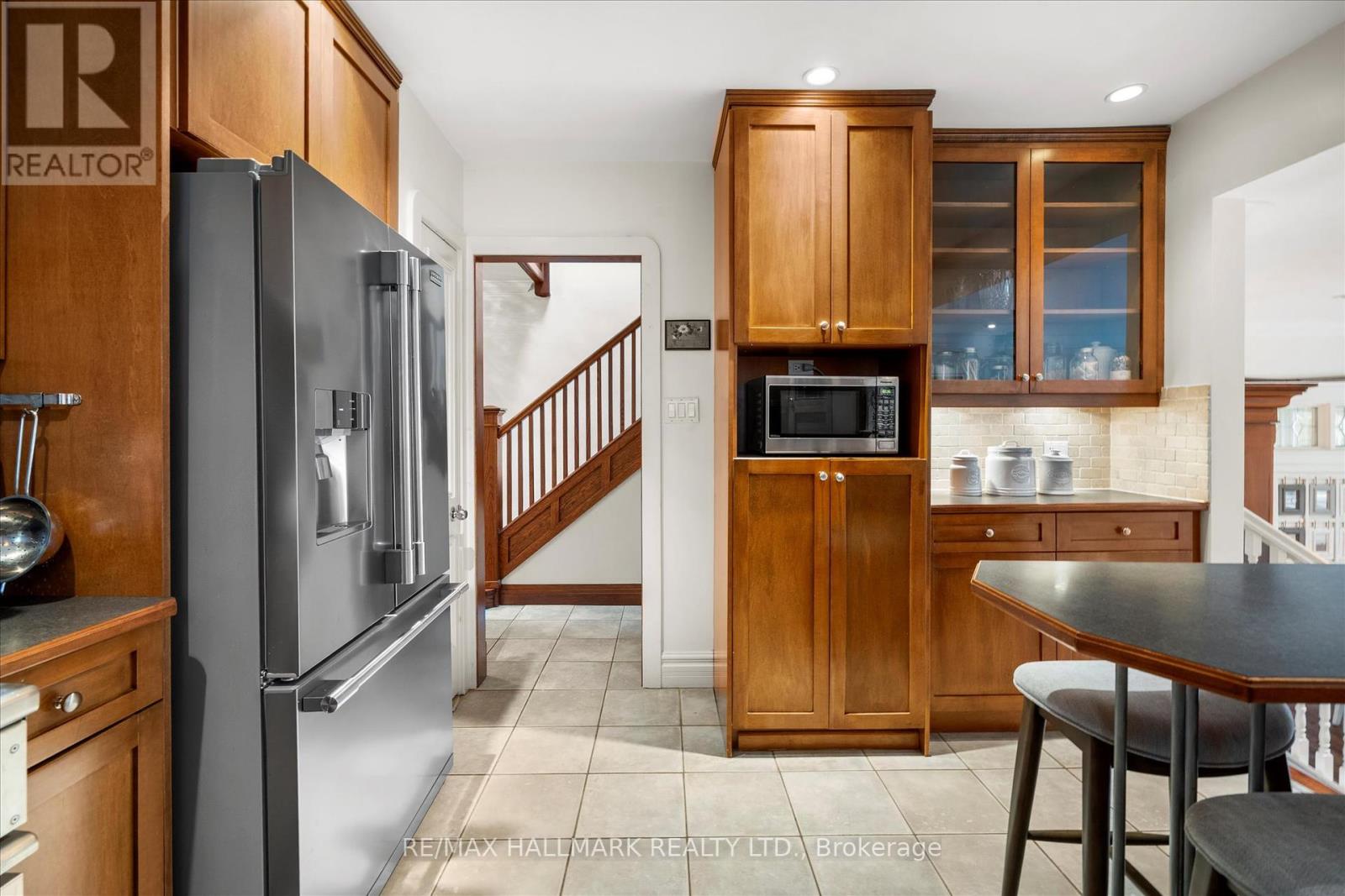 34 Munro Park Avenue, Toronto, Ontario  M4E 3M3 - Photo 11 - E12298808