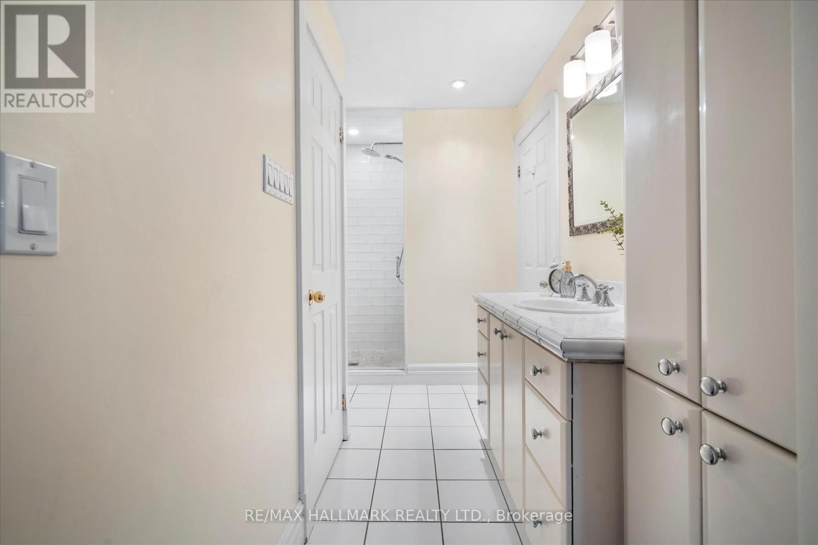 34 Munro Park Avenue, Toronto, Ontario  M4E 3M3 - Photo 22 - E12298808