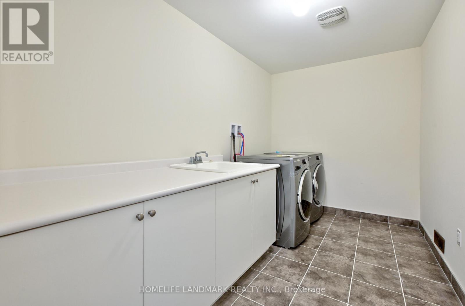 99 Beckett Avenue, East Gwillimbury, Ontario  L9N 0S6 - Photo 30 - N12294439