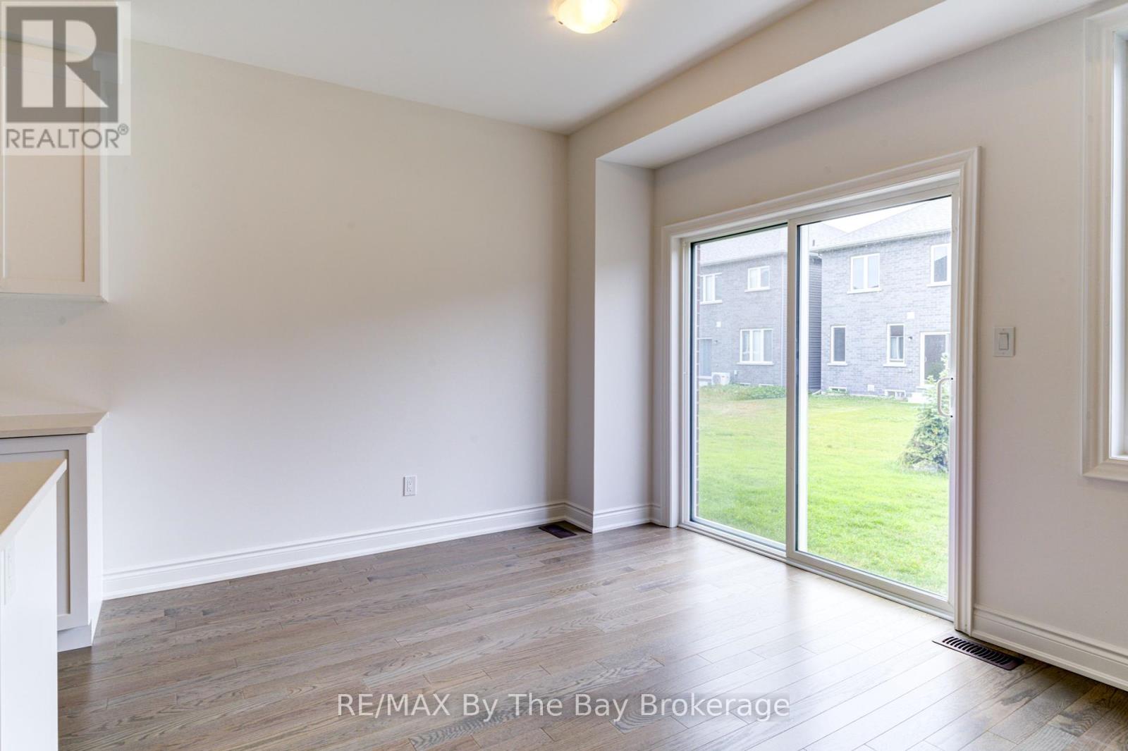 28 Autumn Drive, Wasaga Beach, Ontario  L9Z 0K7 - Photo 14 - S12298861