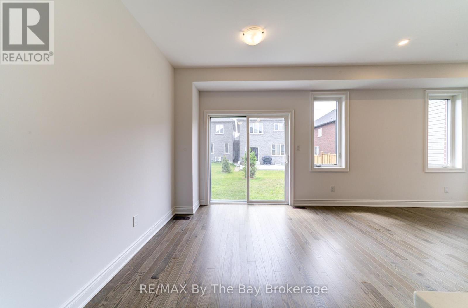 28 Autumn Drive, Wasaga Beach, Ontario  L9Z 0K7 - Photo 19 - S12298861