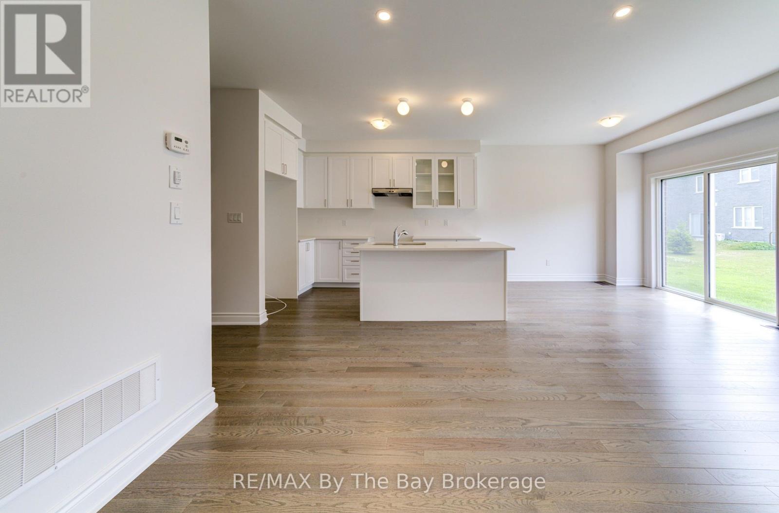 28 Autumn Drive, Wasaga Beach, Ontario  L9Z 0K7 - Photo 8 - S12298861