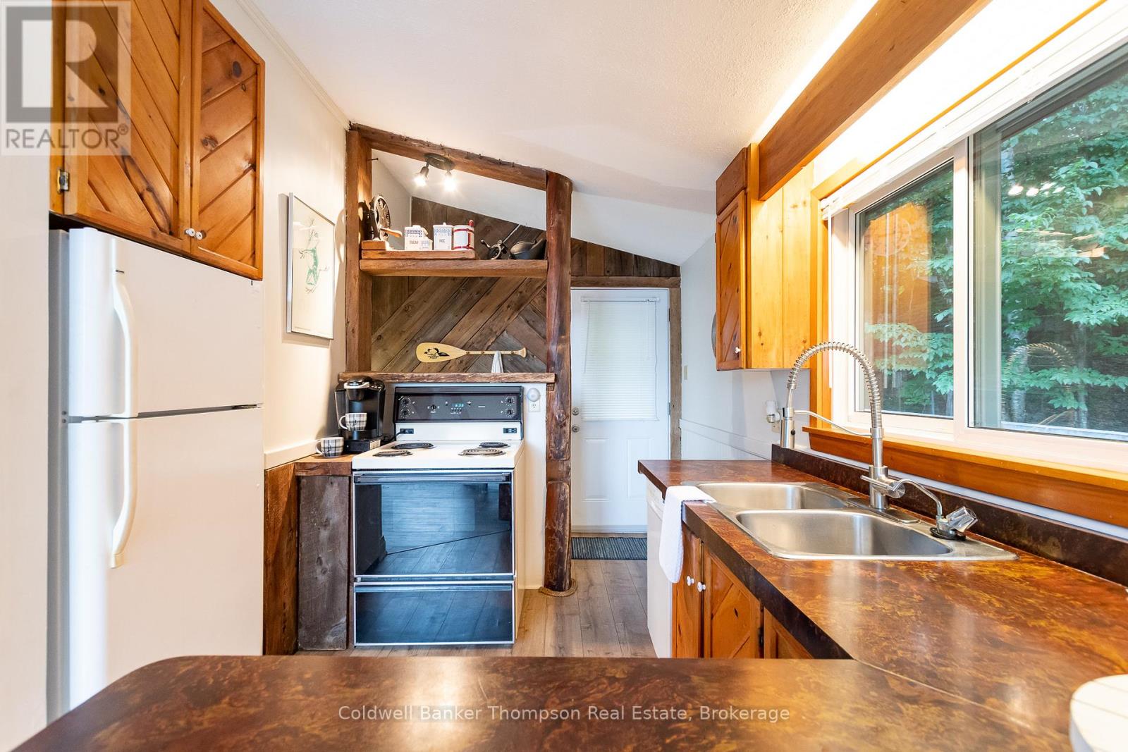 310 North Drive, Huntsville, Ontario  P1H 2J2 - Photo 7 - X12298848