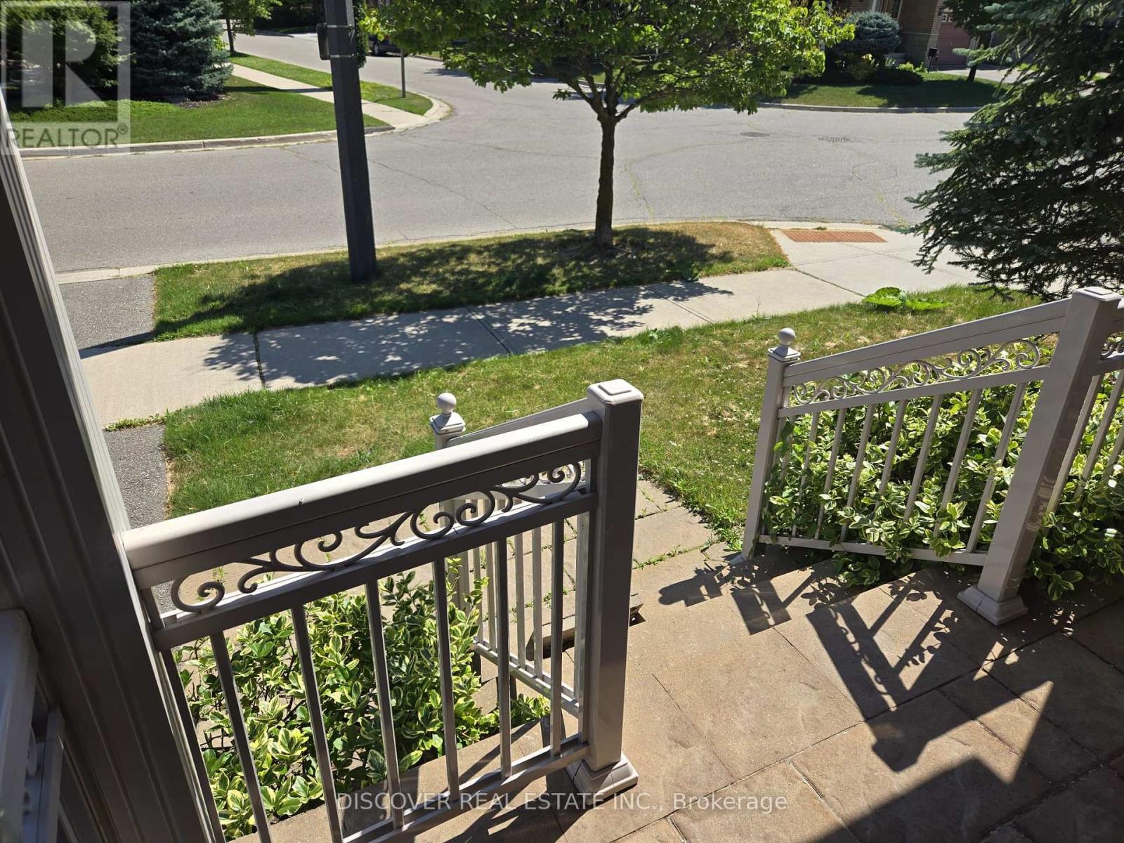 5792 Raftsman Cove, Mississauga, Ontario  L5M 7H4 - Photo 10 - W12298823