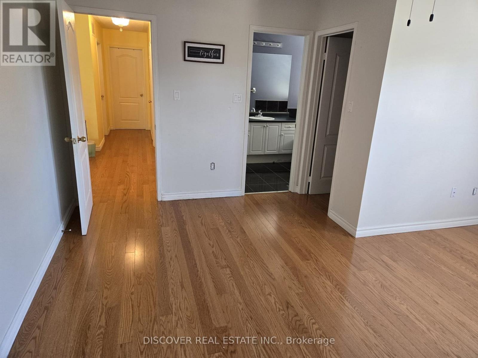 5792 Raftsman Cove, Mississauga, Ontario  L5M 7H4 - Photo 19 - W12298823