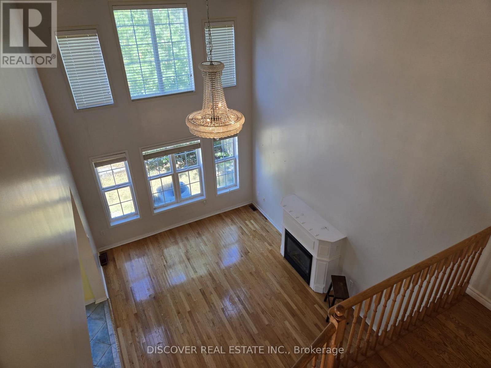 5792 Raftsman Cove, Mississauga, Ontario  L5M 7H4 - Photo 4 - W12298823