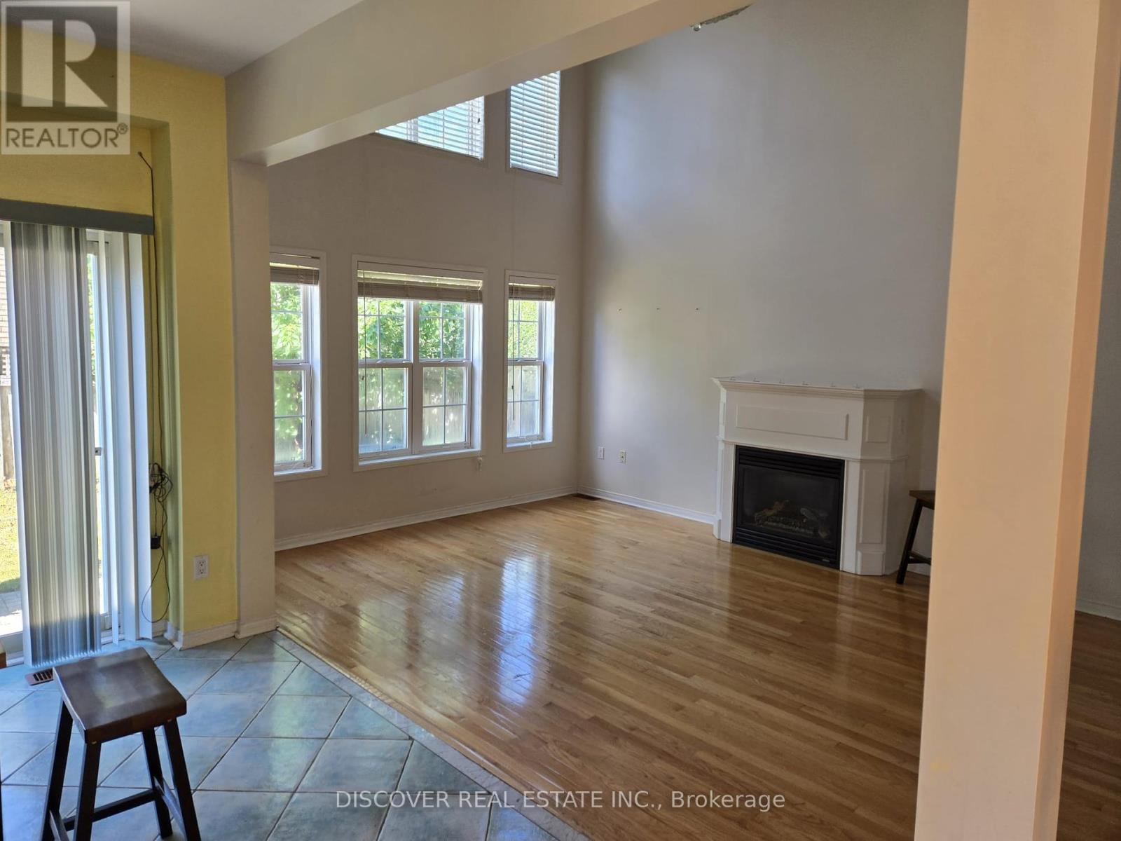 5792 Raftsman Cove, Mississauga, Ontario  L5M 7H4 - Photo 8 - W12298823