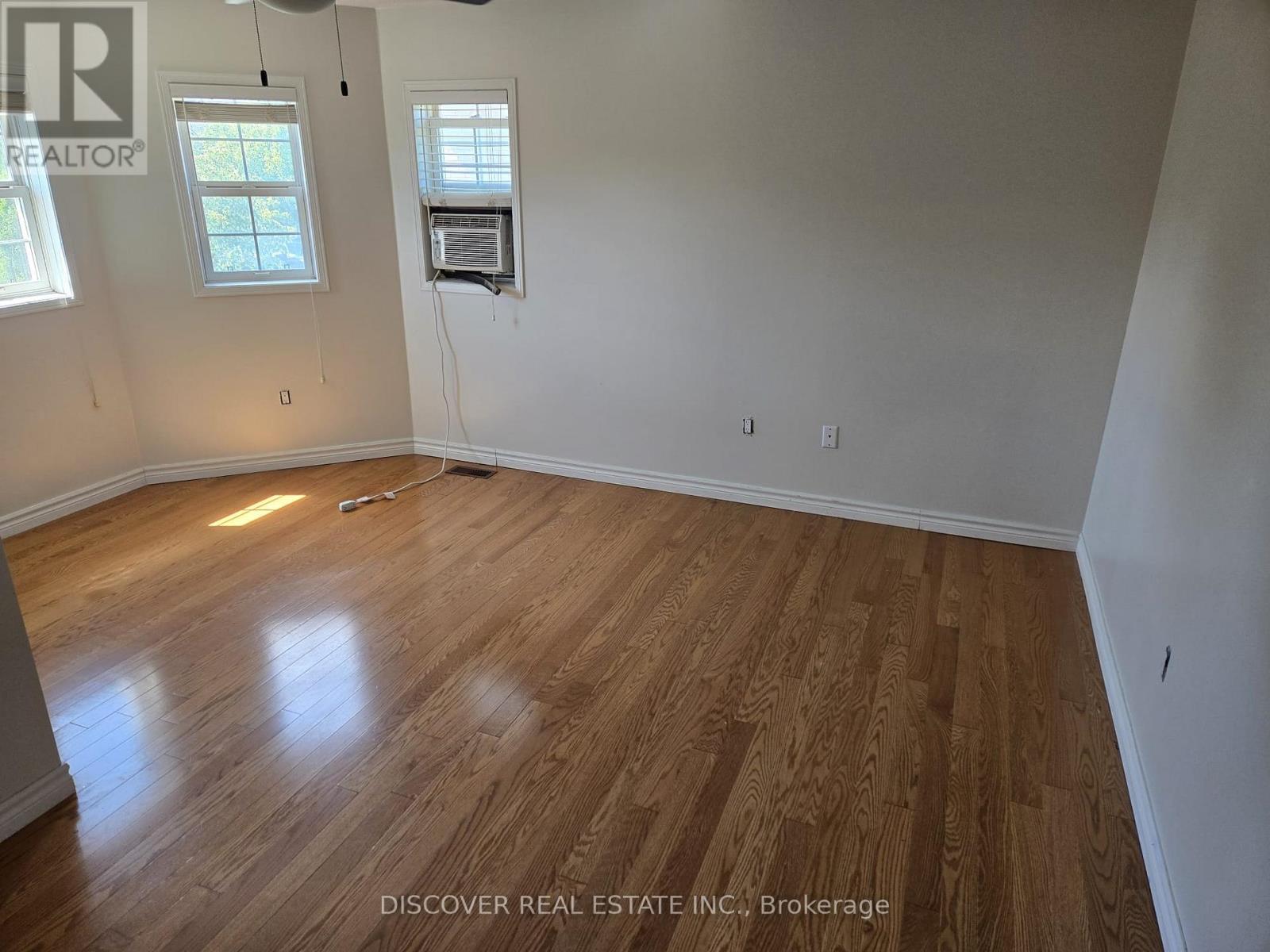 5792 Raftsman Cove, Mississauga, Ontario  L5M 7H4 - Photo 9 - W12298823