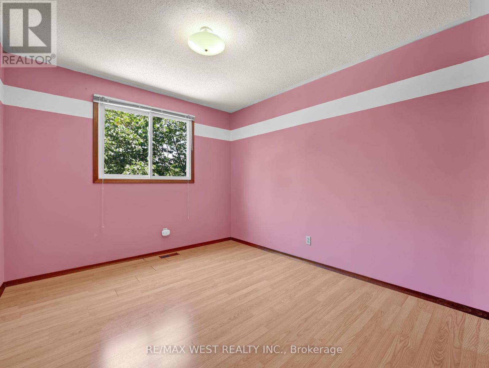 11 Glenda Street, Norfolk (Simcoe), Ontario  N3Y 4T3 - Photo 6 - X12298810