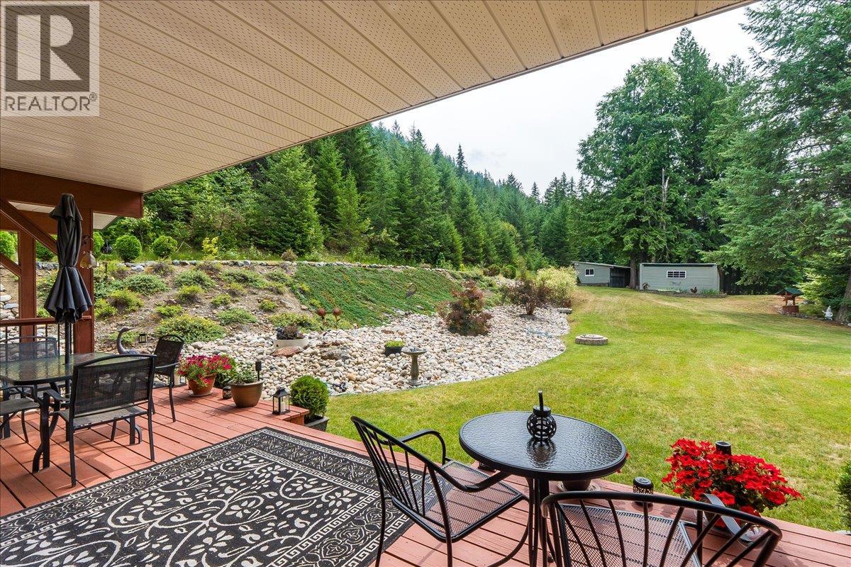 1160 22 Highway, rossland, British Columbia