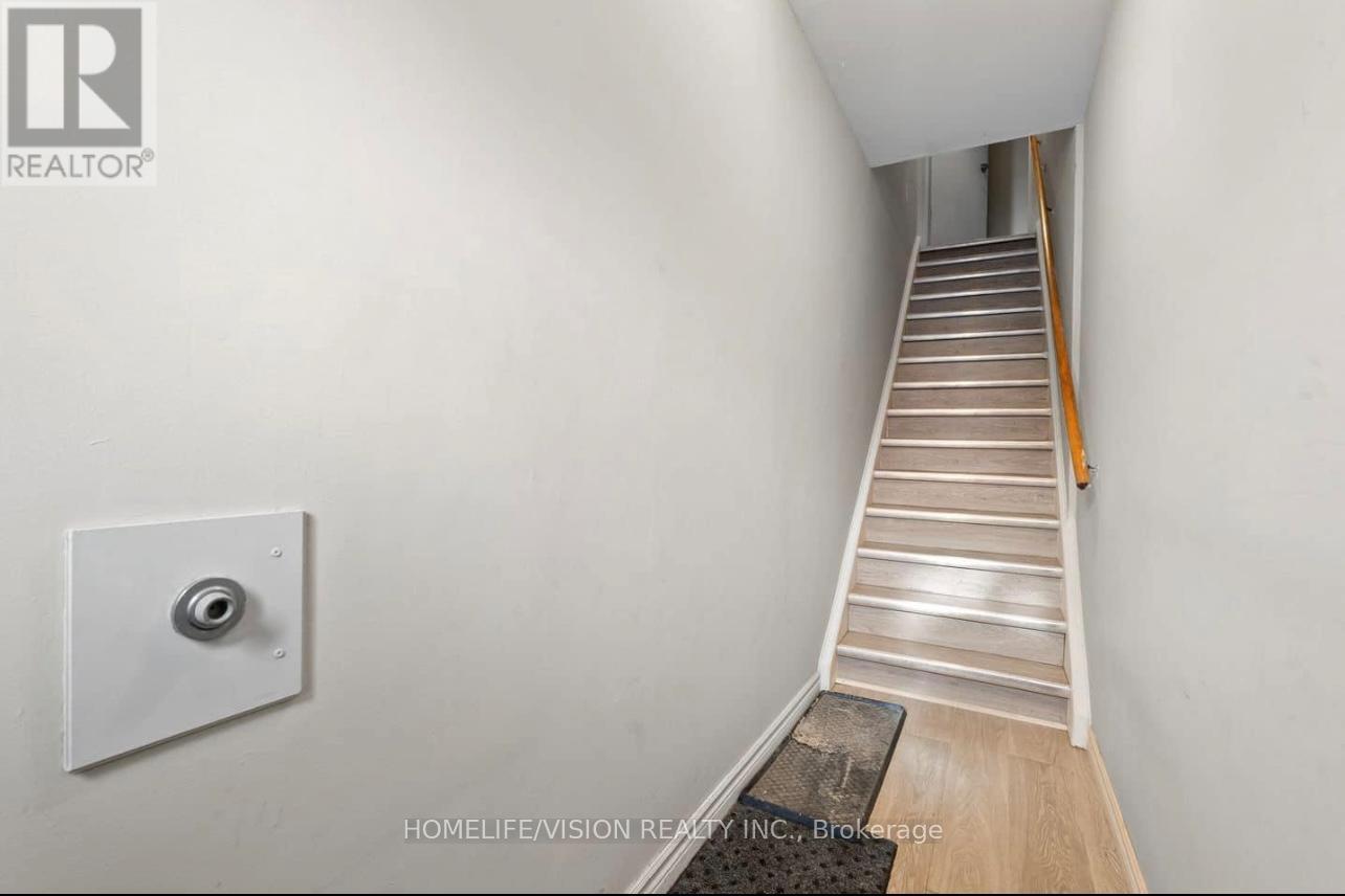 78 Front Street S, Orillia, Ontario  L3V 4S3 - Photo 11 - S12298866