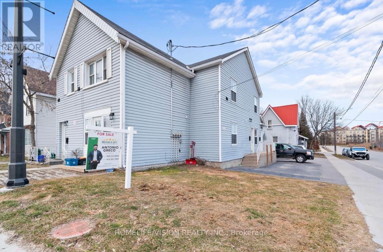 Property at 78 FRONT STREET S image 3