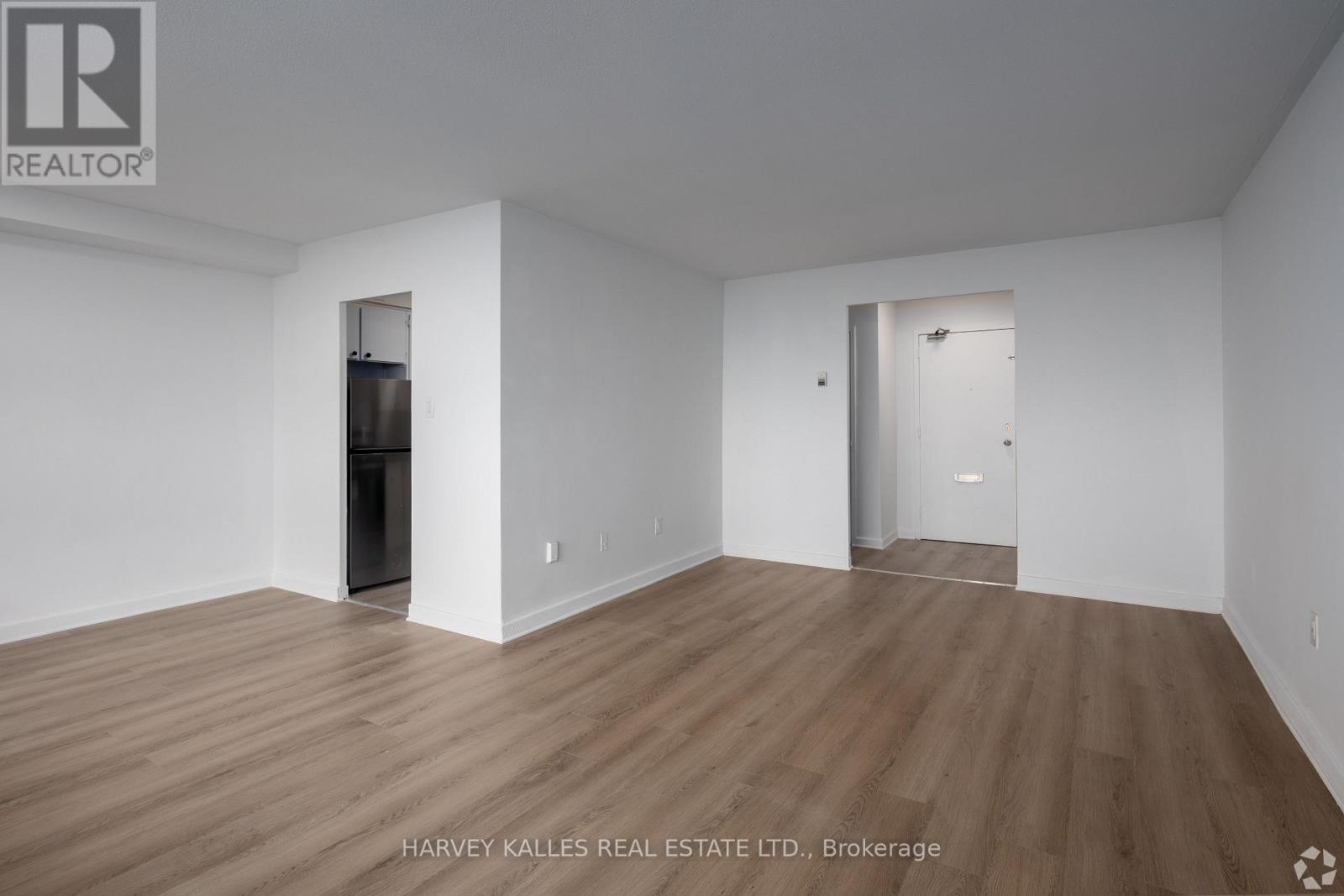 304 - 2000 Sheppard Avenue W, Toronto, Ontario  M3N 1A2 - Photo 2 - W12298855