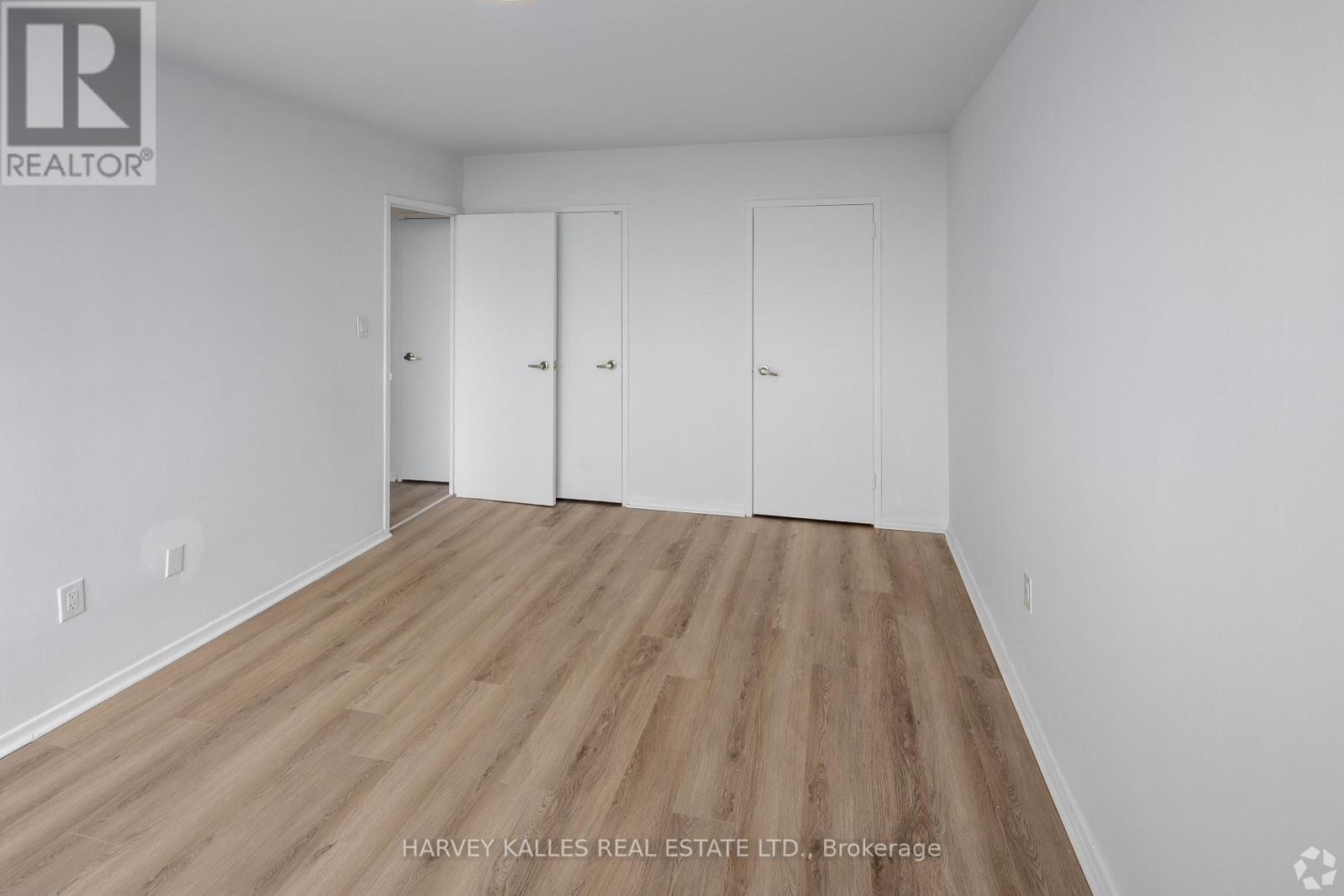 304 - 2000 Sheppard Avenue W, Toronto, Ontario  M3N 1A2 - Photo 6 - W12298855