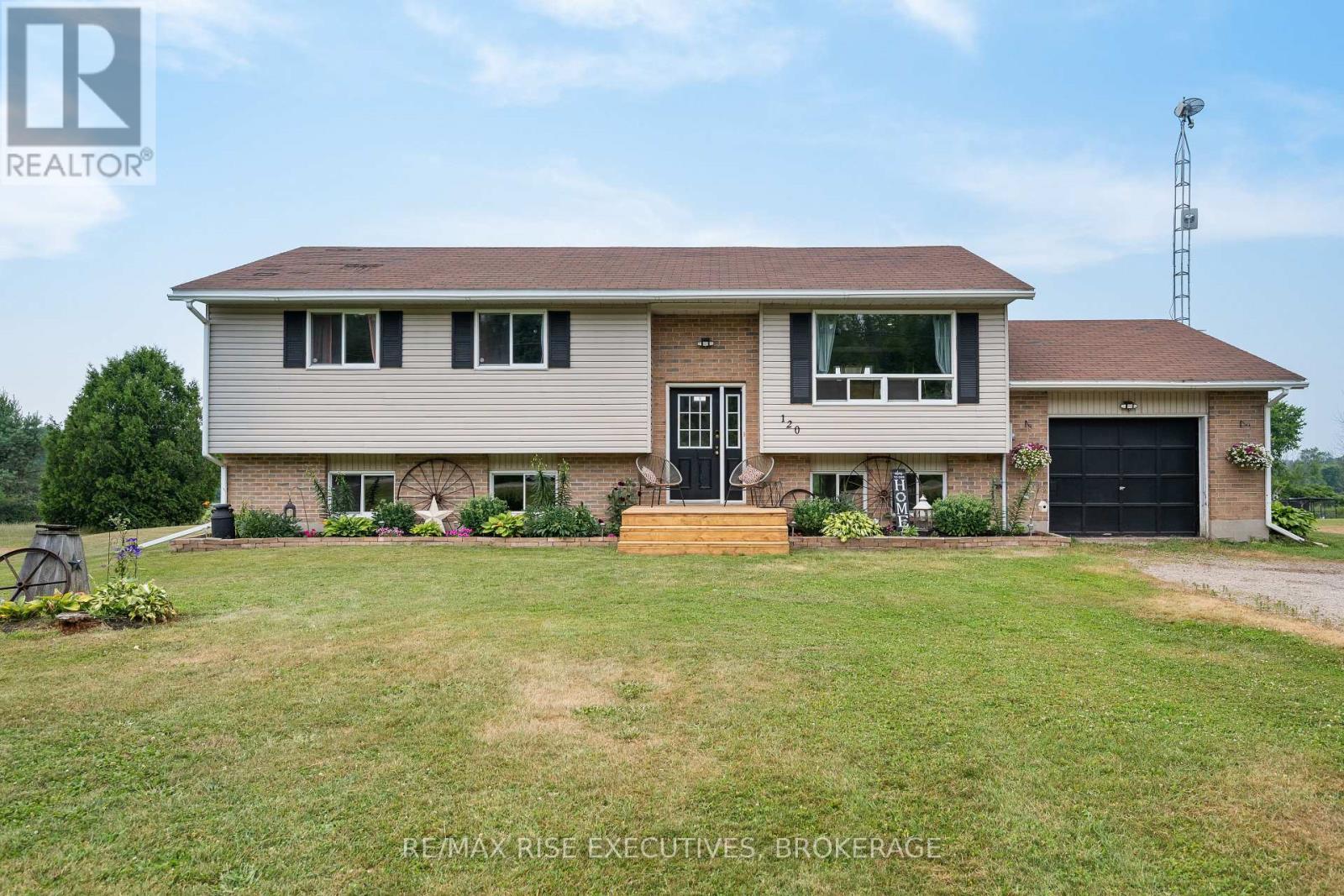 120 Ballycanoe Road, Front Of Yonge, Ontario  K0E 1R0 - Photo 1 - X12298879