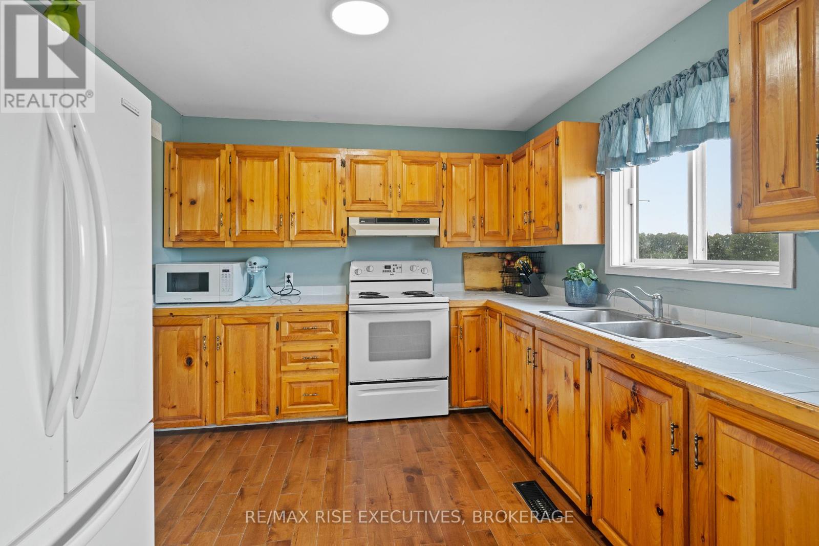 120 Ballycanoe Road, Front Of Yonge, Ontario  K0E 1R0 - Photo 10 - X12298879
