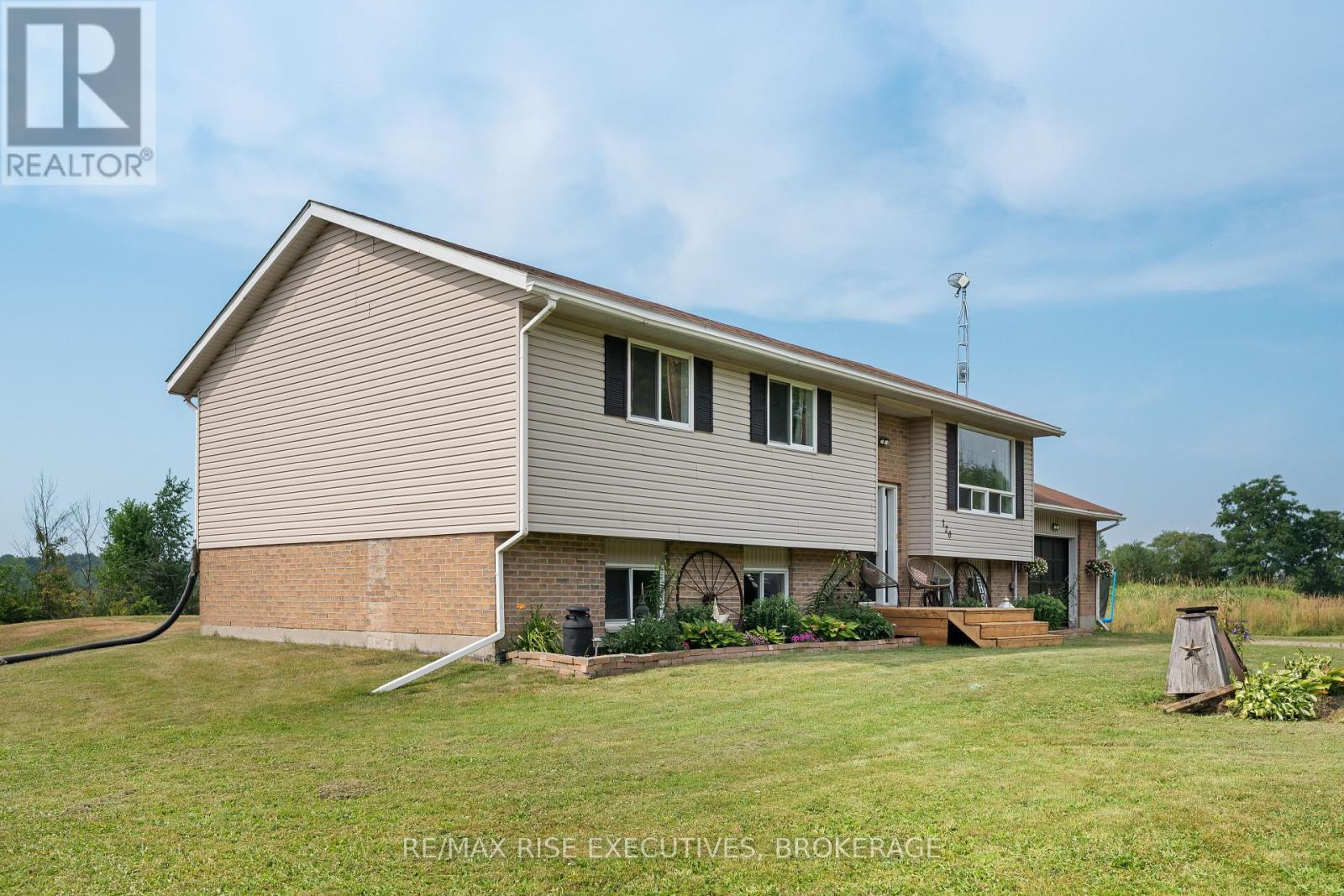 120 Ballycanoe Road, Front Of Yonge, Ontario  K0E 1R0 - Photo 33 - X12298879