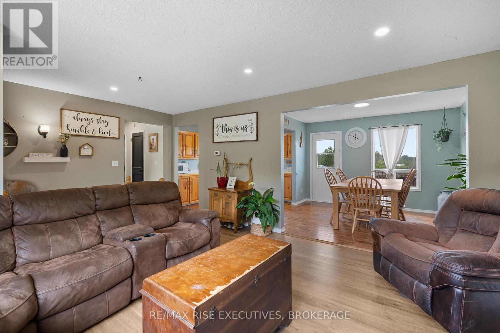120 Ballycanoe Road, Front Of Yonge, Ontario  K0E 1R0 - Photo 7 - X12298879