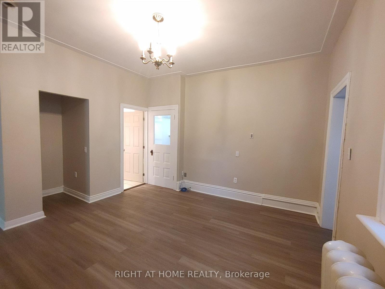 15 Sherman Avenue S, Hamilton, Ontario  L8M 2P5 - Photo 13 - X12298876