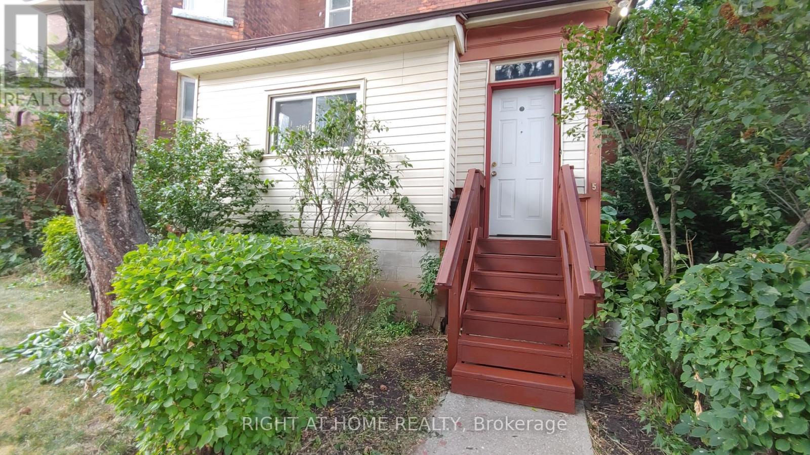 15 Sherman Avenue S, Hamilton, Ontario  L8M 2P5 - Photo 3 - X12298876