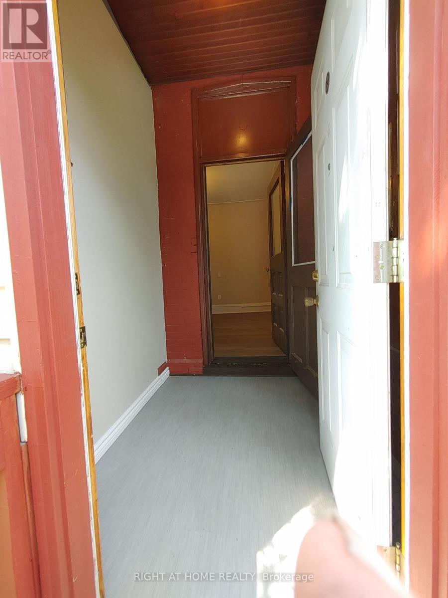 15 Sherman Avenue S, Hamilton, Ontario  L8M 2P5 - Photo 4 - X12298876