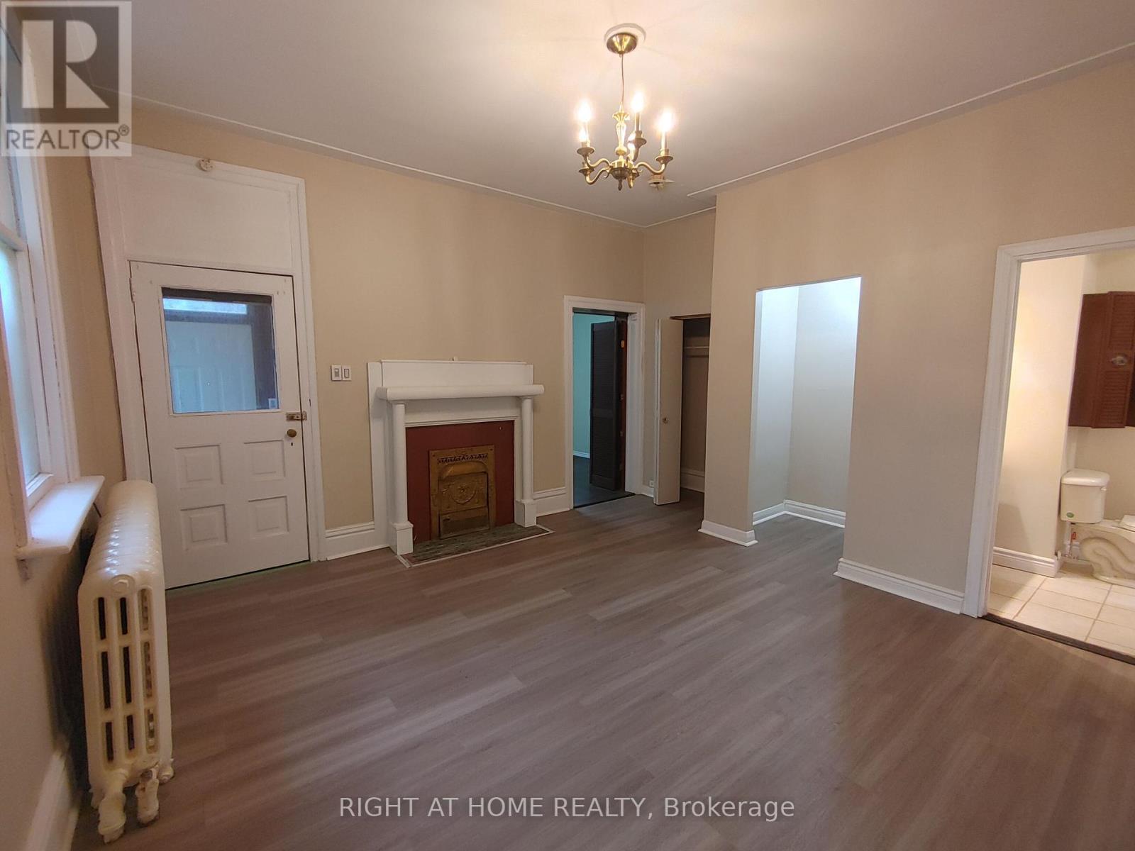 15 Sherman Avenue S, Hamilton, Ontario  L8M 2P5 - Photo 6 - X12298876
