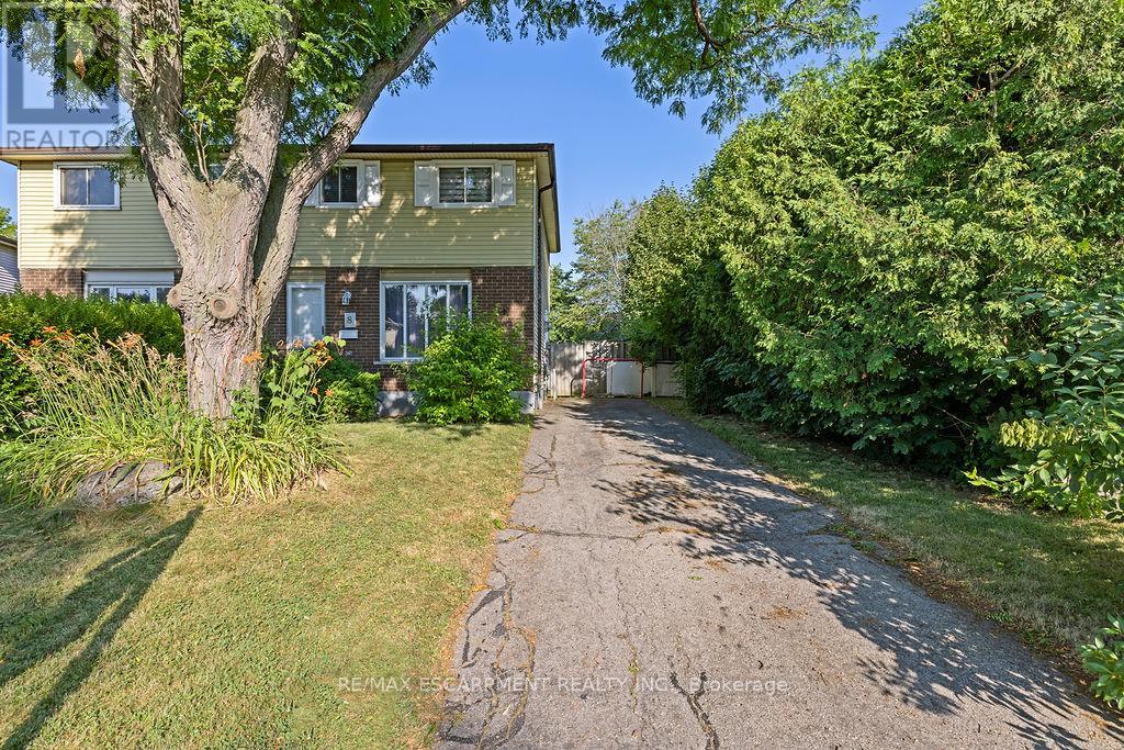 8 Gerrick Court, Hamilton, Ontario  L9C 6H2 - Photo 3 - X12298878