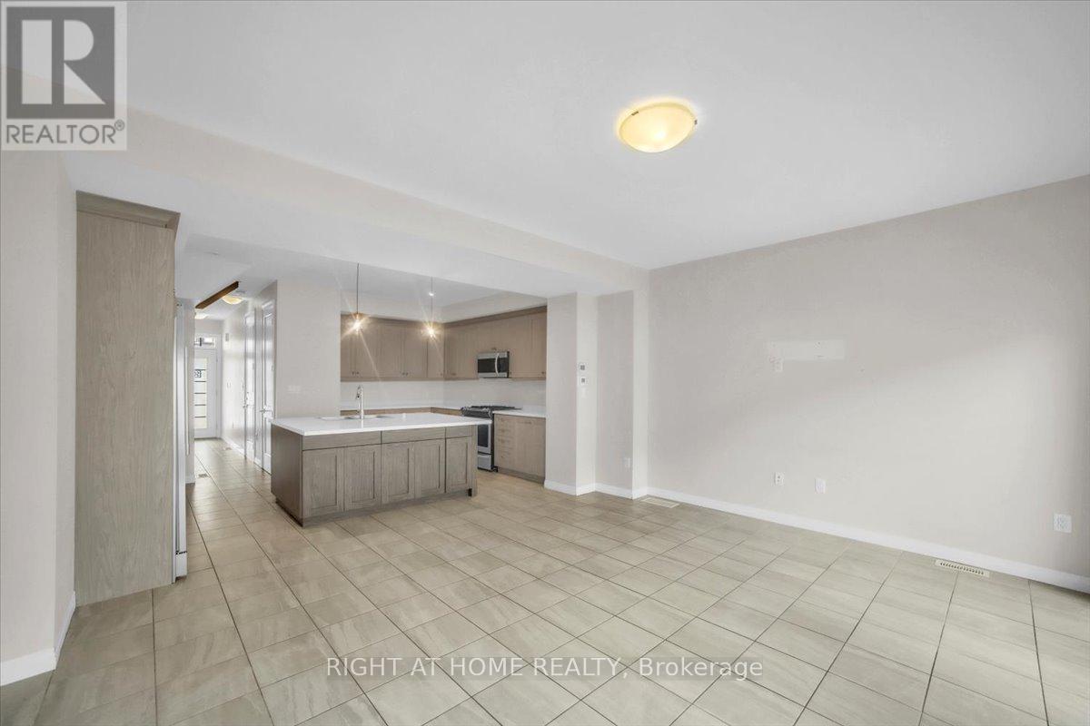 64 Soho Street, Hamilton, Ontario  L8J 0L4 - Photo 3 - X12298909