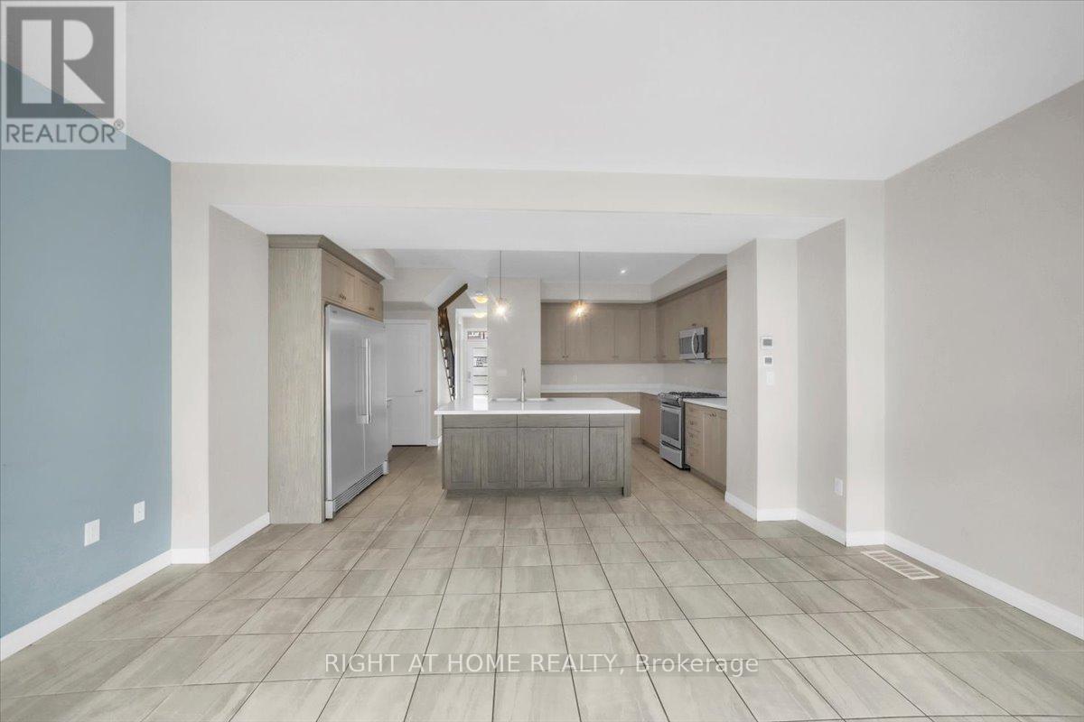 64 Soho Street, Hamilton, Ontario  L8J 0L4 - Photo 4 - X12298909