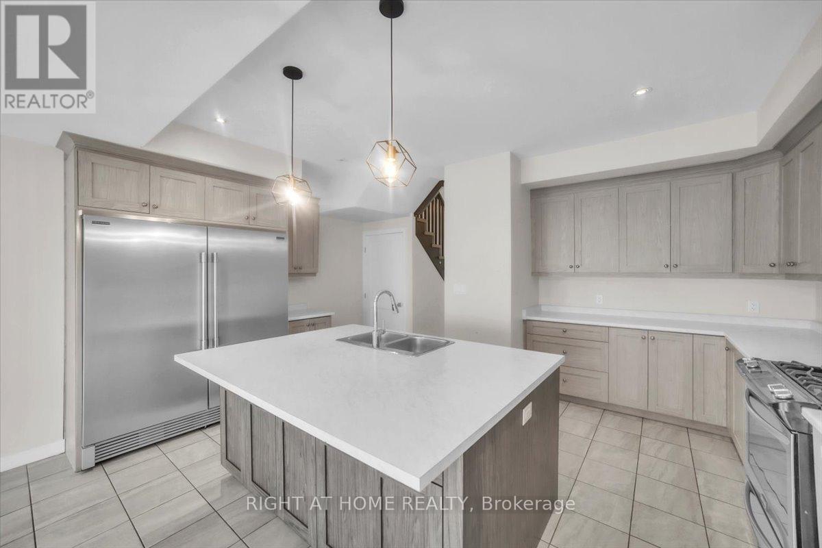 64 Soho Street, Hamilton, Ontario  L8J 0L4 - Photo 9 - X12298909