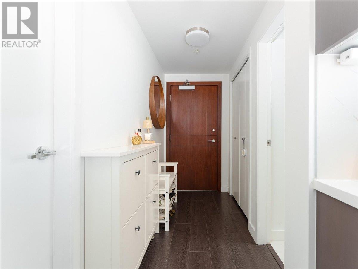 606 8833 Hazelbridge Way, Richmond, British Columbia  V6X 0N3 - Photo 2 - R3029303