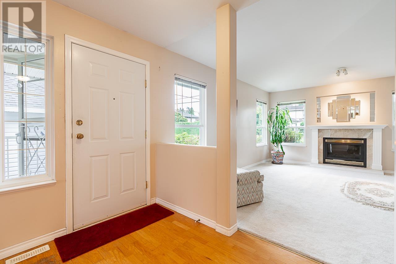 22081 124 Avenue, Maple Ridge, British Columbia  V2X 4J1 - Photo 3 - R3029328